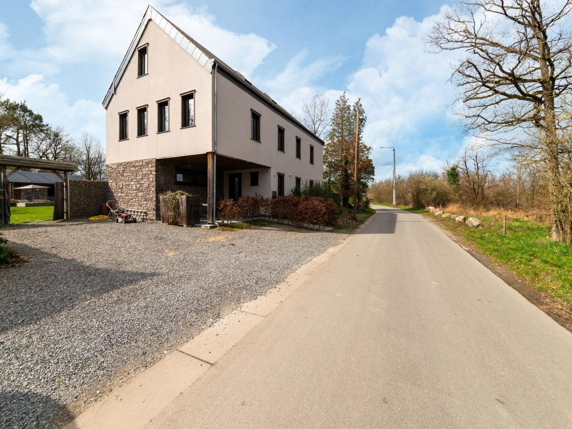 Lush Holiday Home With Bubble Bath And Sauna Heure Buitenkant foto